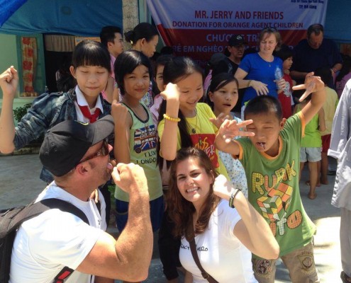 TongueOut volunteers at a Vietnamese medical clinic